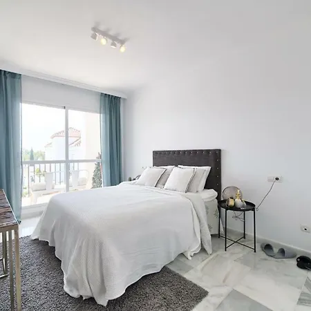 Senorio De Gonzaga Great 2 Bedroom With A Lovely Community Pool In The Heart Of Nueva Andalucia * 마르베야