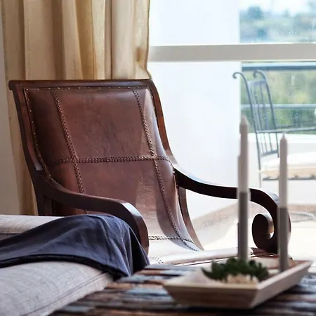 Senorio De Gonzaga Great 2 Bedroom With A Lovely Community Pool In The Heart Of Nueva Andalucia 아파트 마르베야